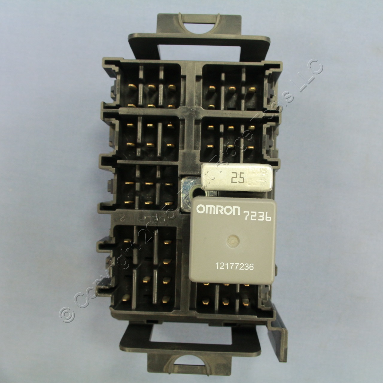 GM OEM Passenger Dash Side Fuse Block Junction Box 15770994