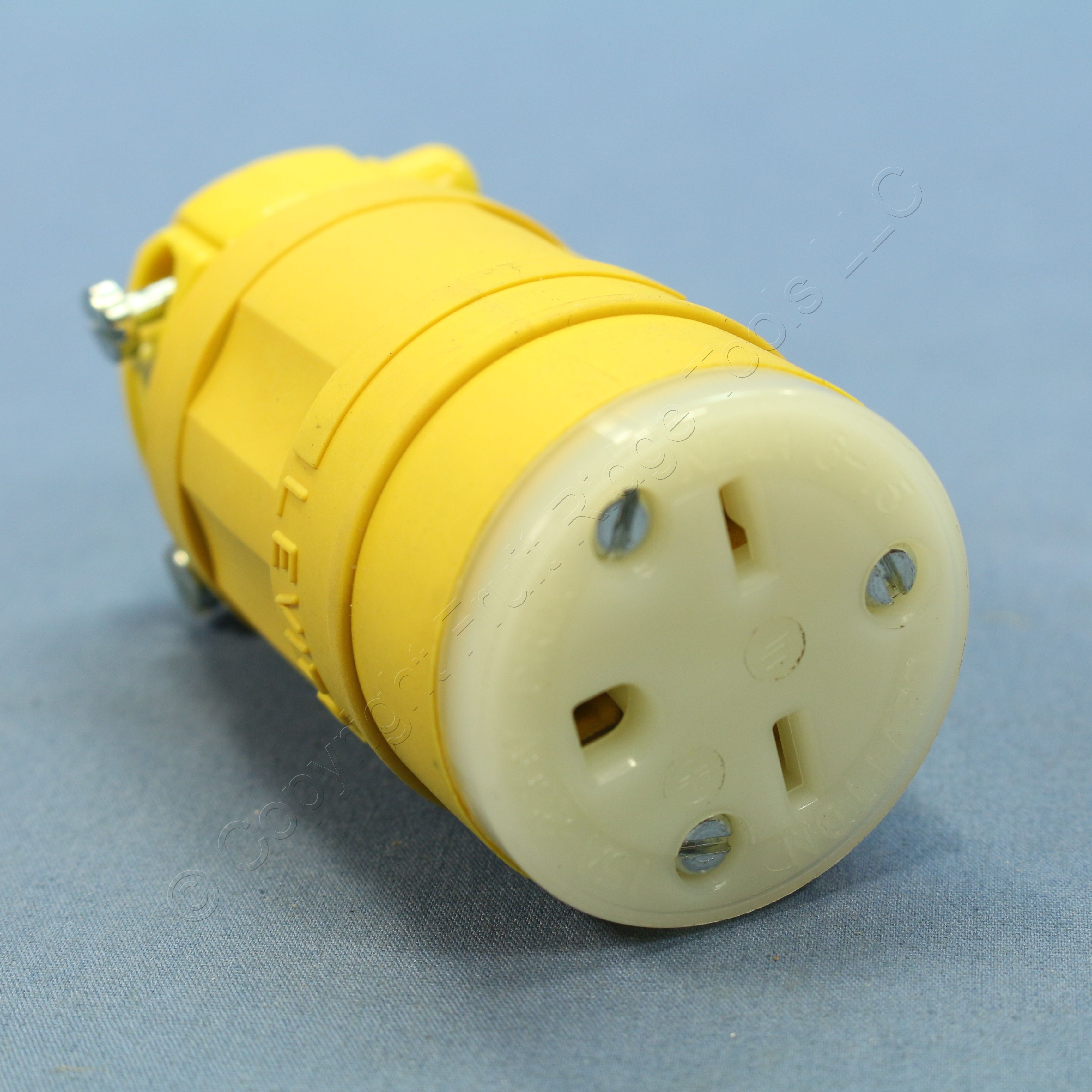 Leviton Dustguard Straight Blade Connector Female Plug 15A 250V NEMA 6 ...