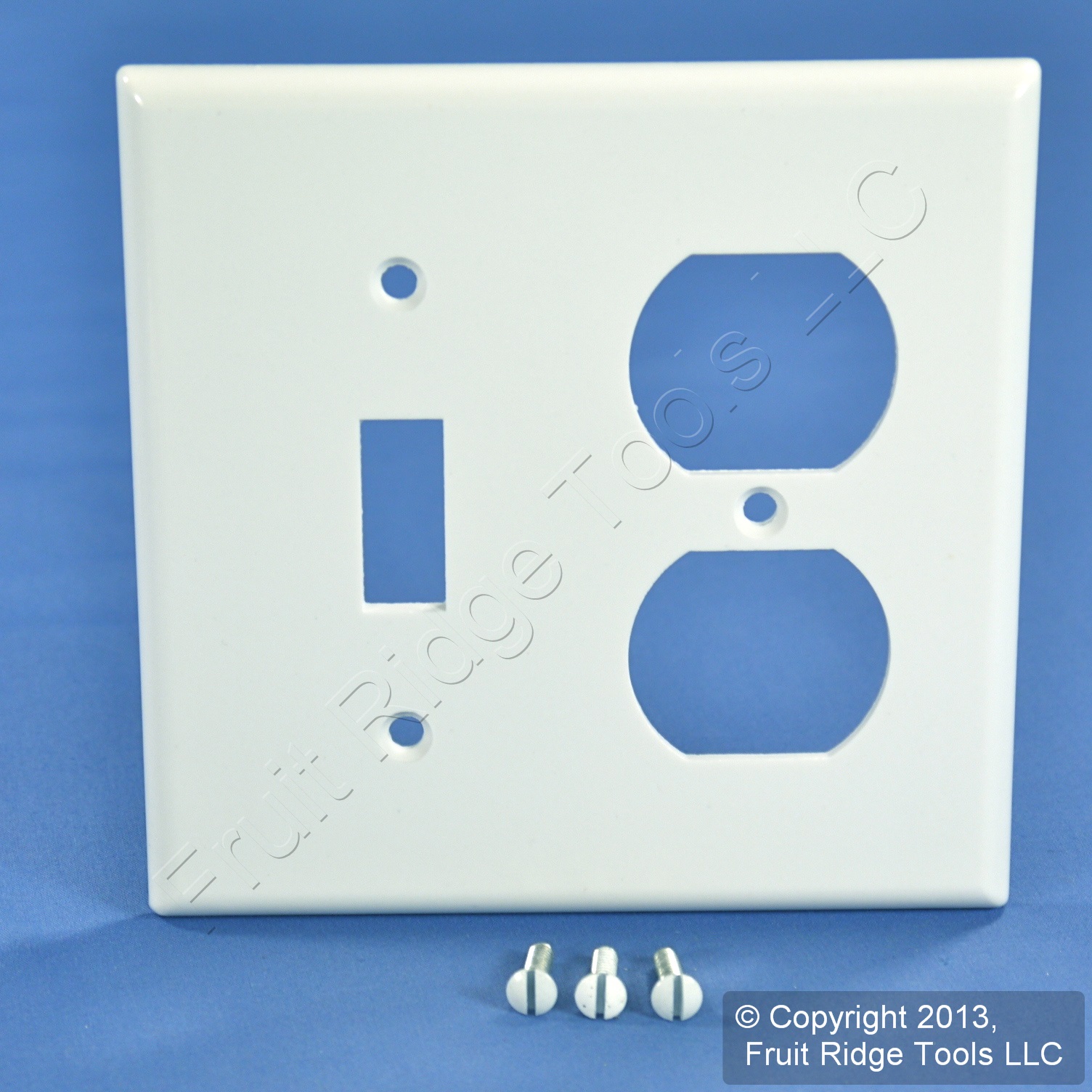 🏠 Leviton White Switch Plate Receptacle Outlet Cover Wallplate