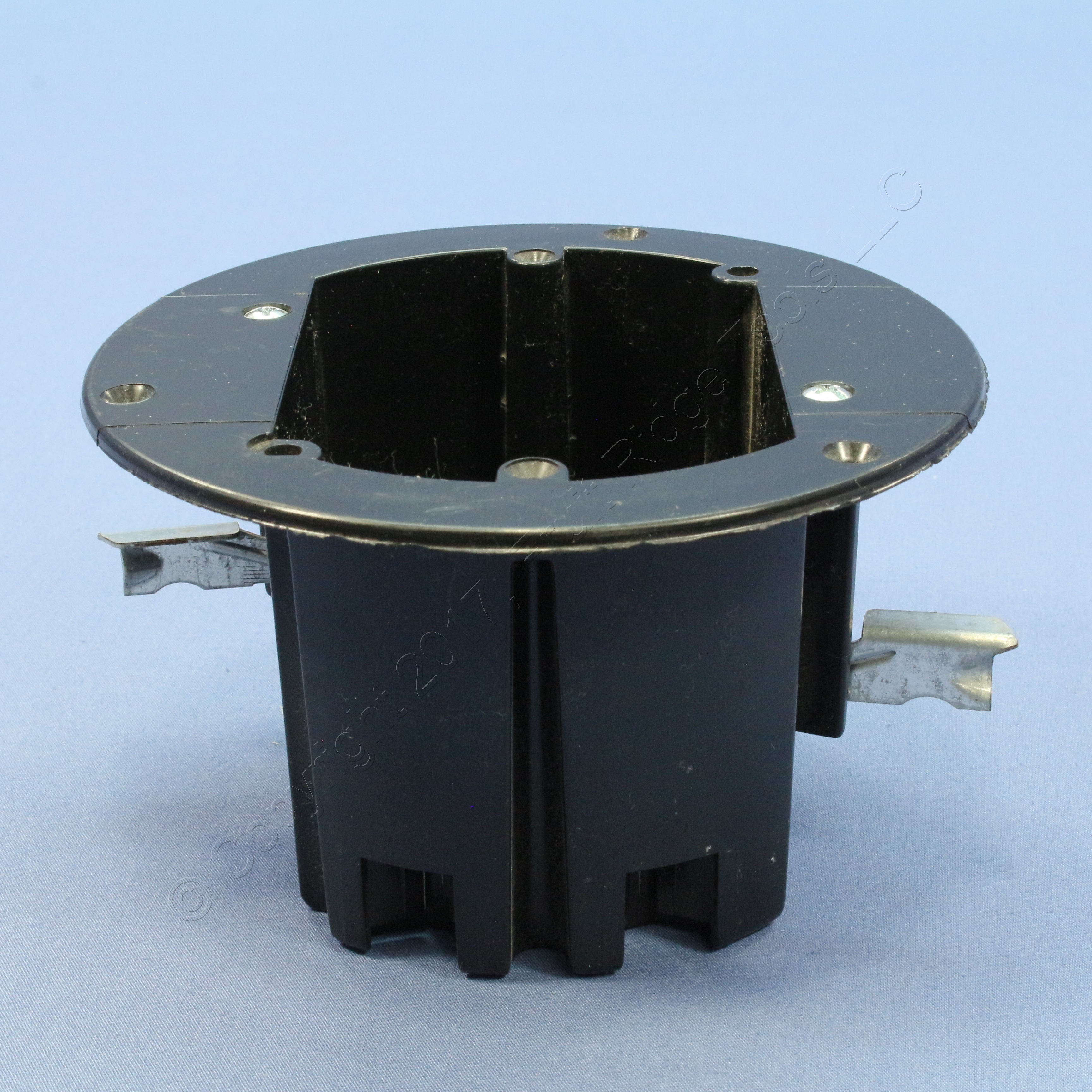 Pass And Seymour Black Plastic 3 3 4 Round Old Work Ceiling Box Bulk C1 18 Wac