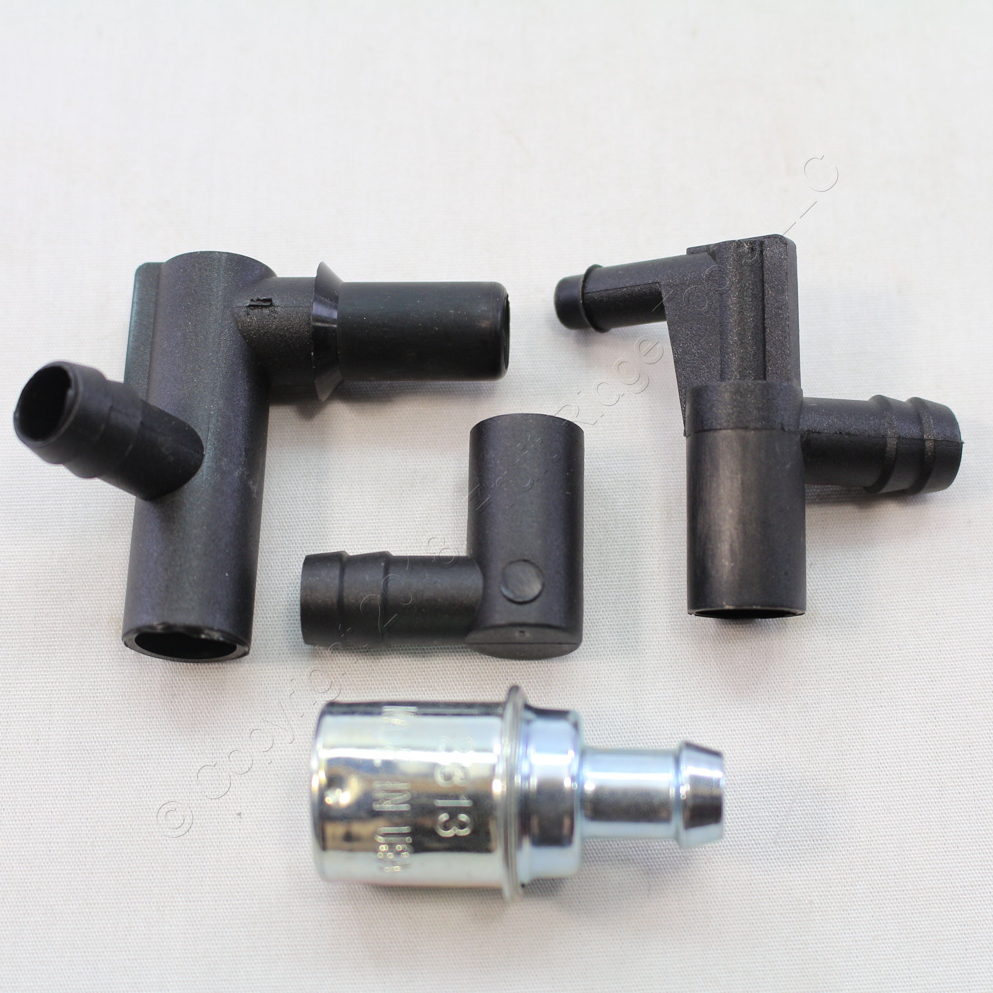 Standard Motor Products V339 PCV Valve for 2000-04 Ford Mustang & 1996-99 Taurus