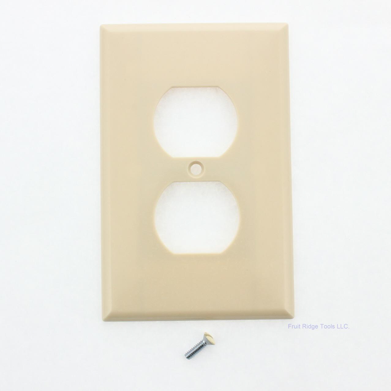 Cooper 2032V Ivory 1-Gang Duplex Outlet Receptacle Thermoset Wallplate Mid-Size