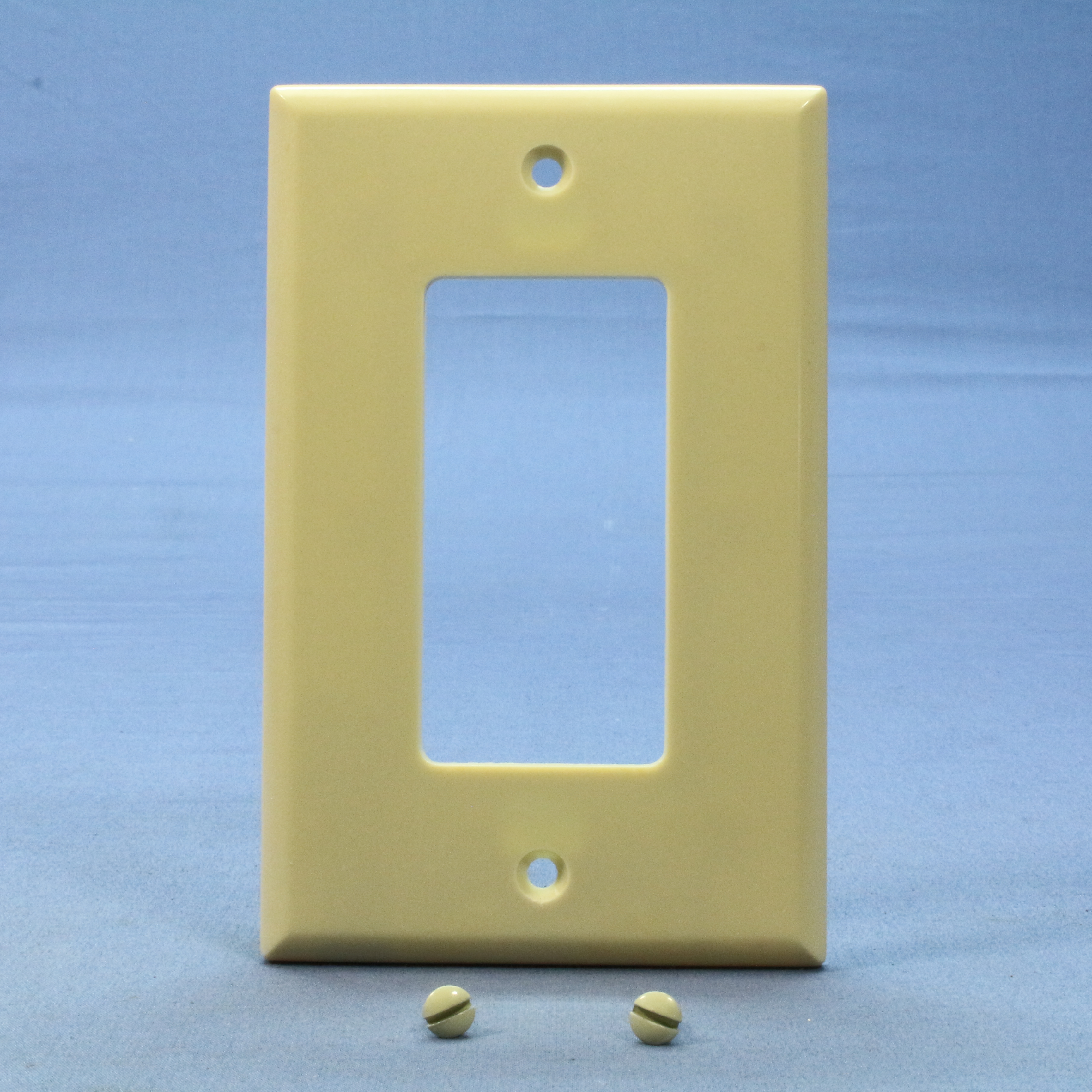 Cooper 2051V Ivory 1-Gang Mid-Size Decorator Thermoset Wallplate Switch Cover