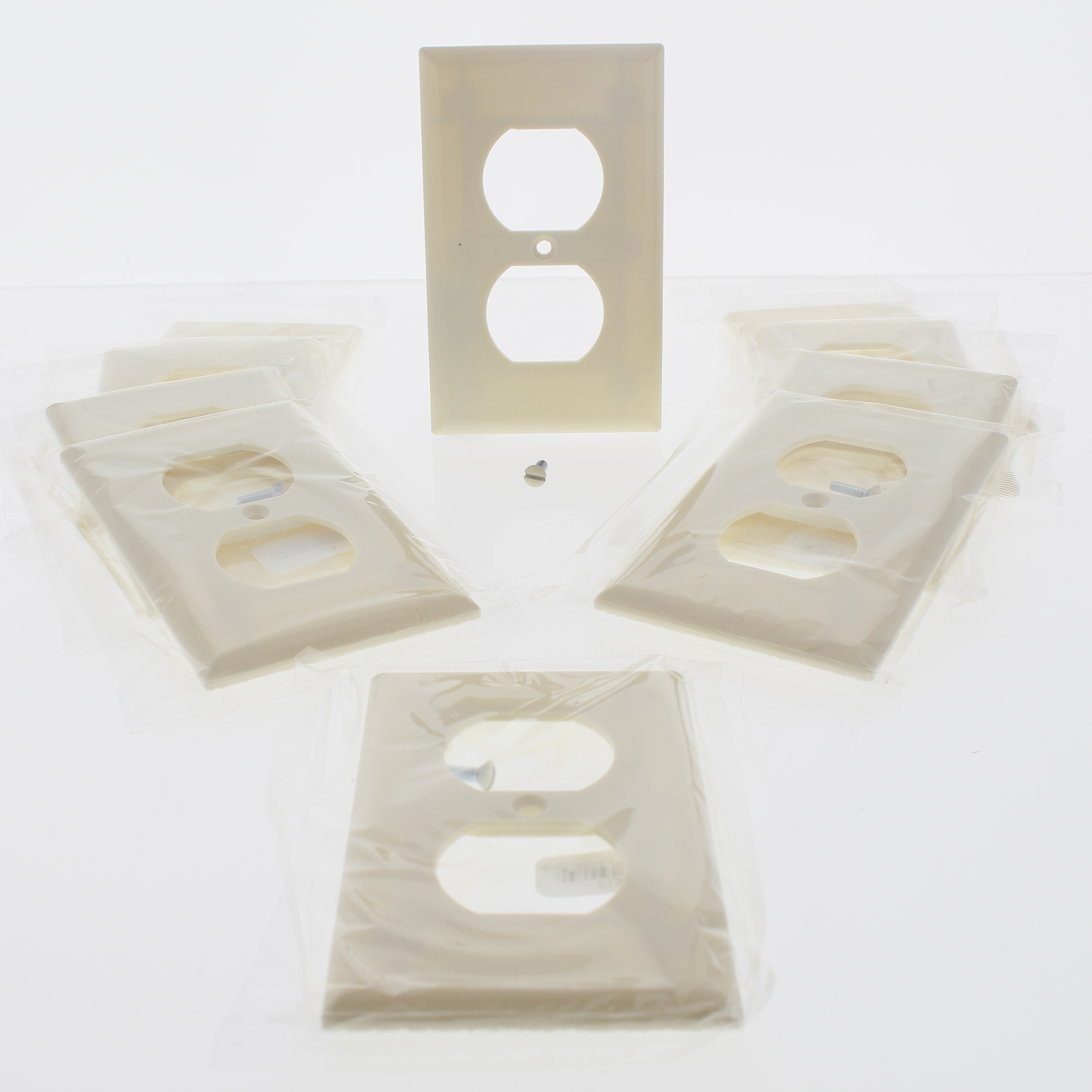 Cooper 2132A Almond 1-Gang Duplex Outlet Receptacle Thermoset Wallplates 10pcs