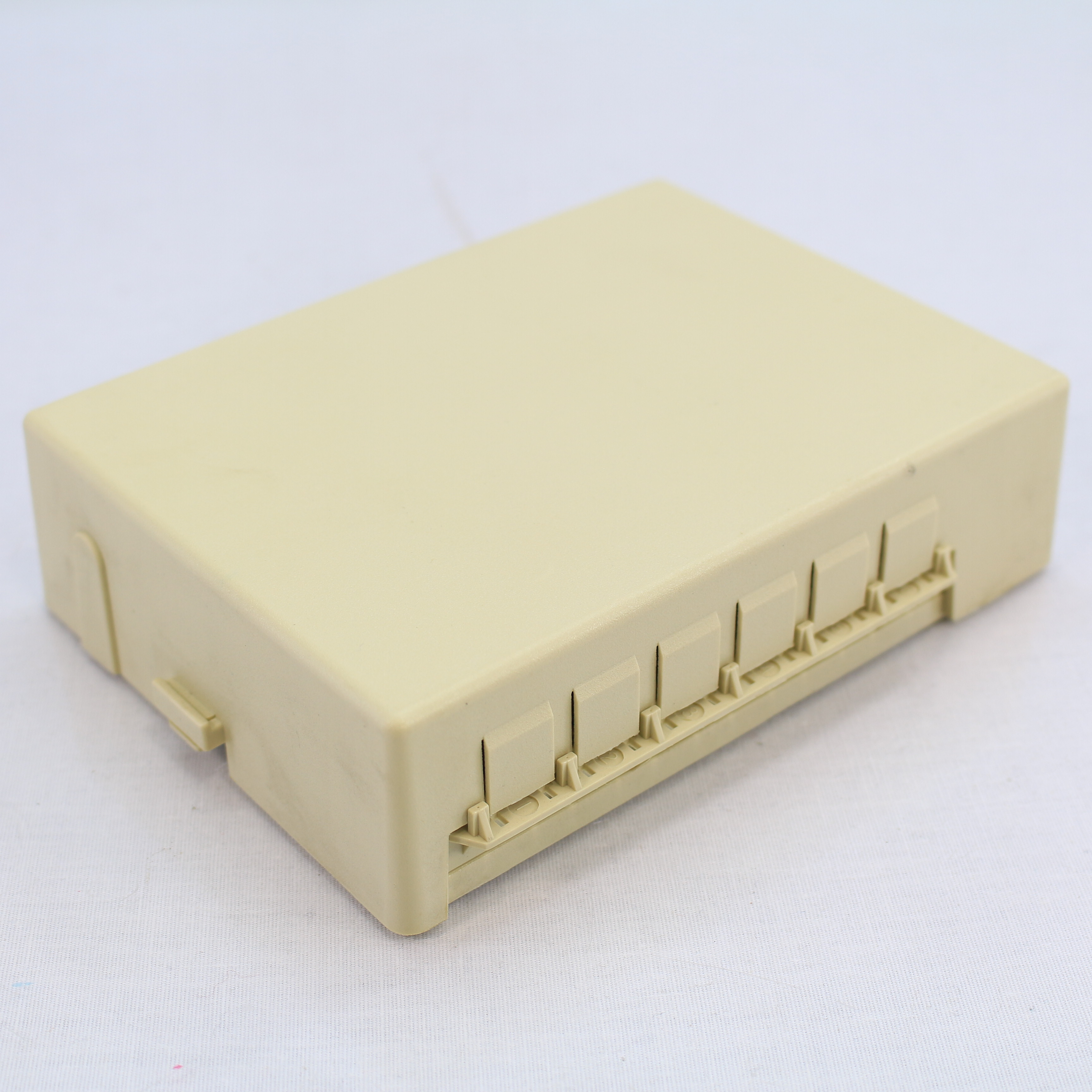 Leviton 45124-AIA Ivory 12-Port Voice Data Interface Surface Mount Module Box